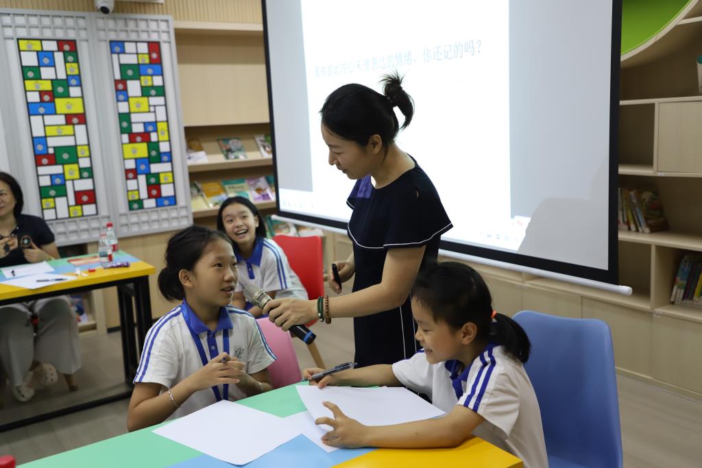 红岭小学·舒心课程｜沉浸演绎亲子课堂 解锁手机管理密码