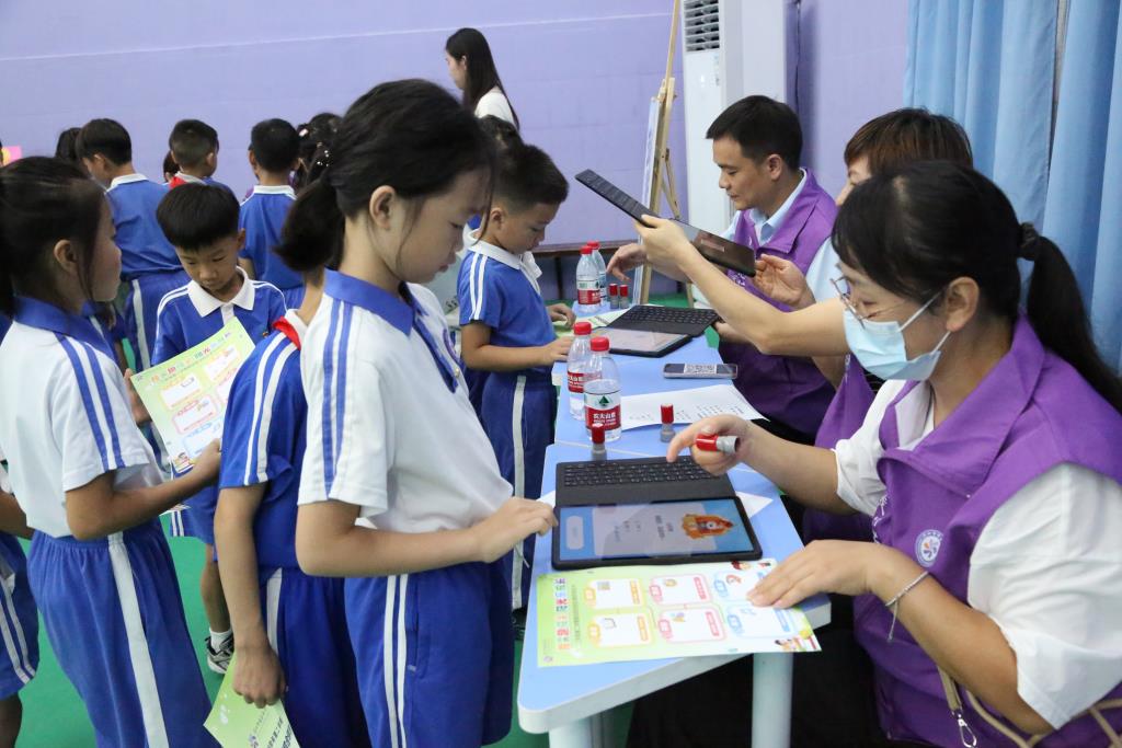 深圳市莲南教育集团安芳小学开展一、二年级阳光综合测评活动