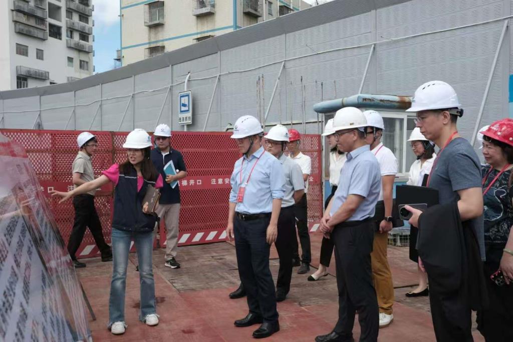 罗湖区人大常委会陈金海主任率队调研、督导红桂中学改扩建工程项