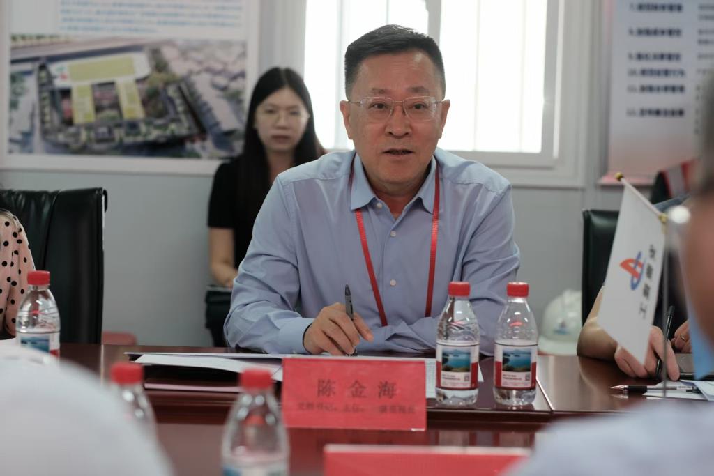 罗湖区人大常委会陈金海主任率队调研、督导红桂中学改扩建工程项