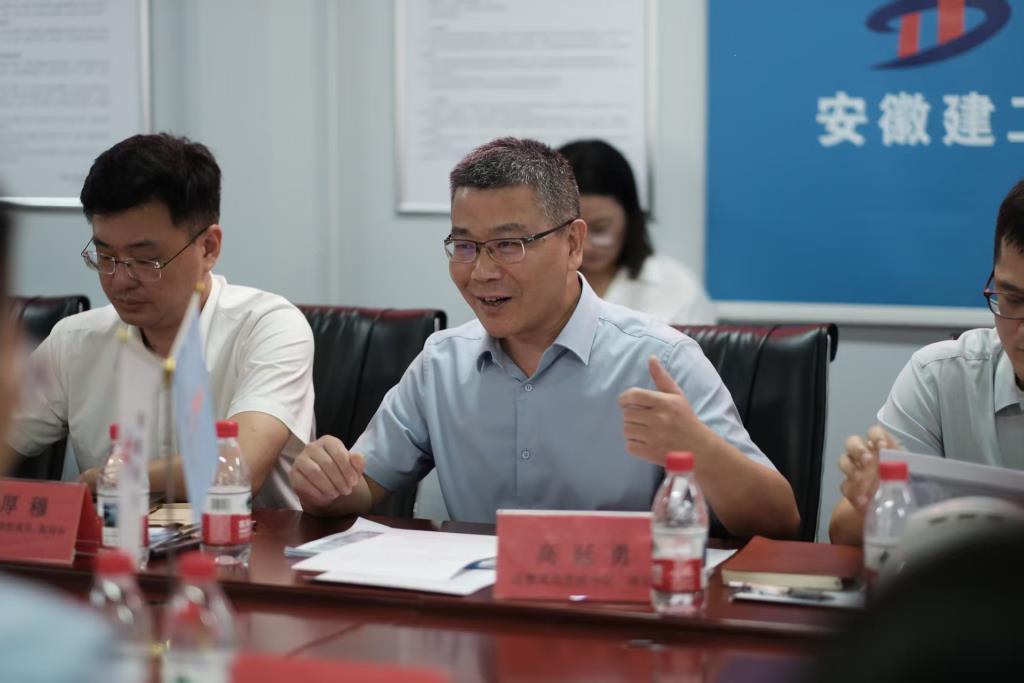 罗湖区人大常委会陈金海主任率队调研、督导红桂中学改扩建工程项