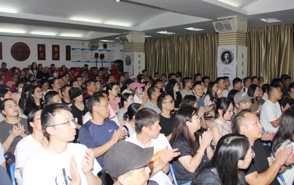 深圳市南湖小学举行2026级一年级新生家长培训会
