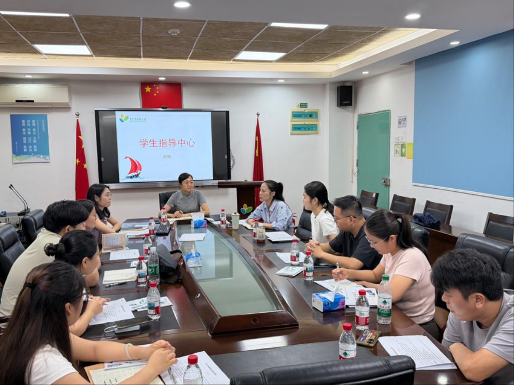 桂园小学新入职教师培训会