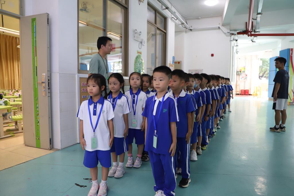 红岭小学·暖心课程｜萌娃启航新阶段，家校同心护成长