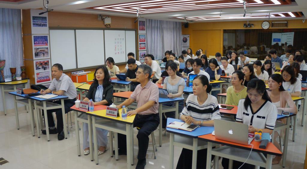 深圳市南湖小学开展AI教学专题培训