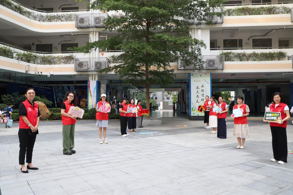 红岭小学·暖心课程｜温情祝福暖师心，家校共育向未来