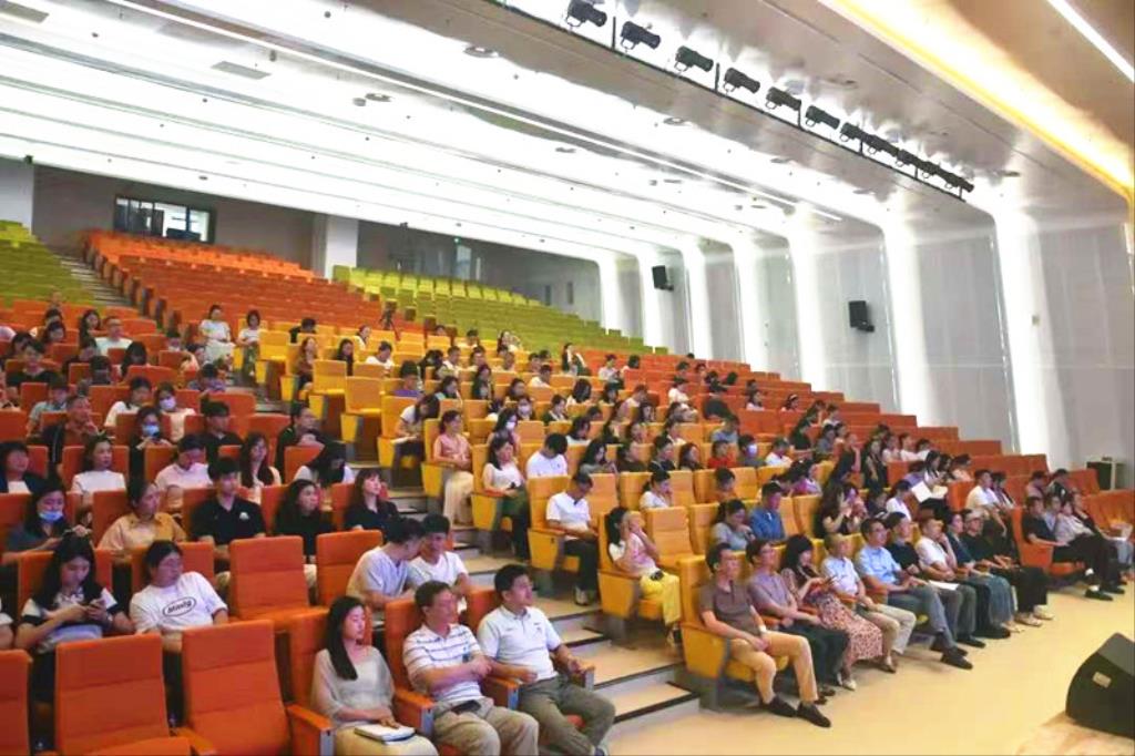 松泉实验学校召开2026-2027学年第一学期开学教职工大会