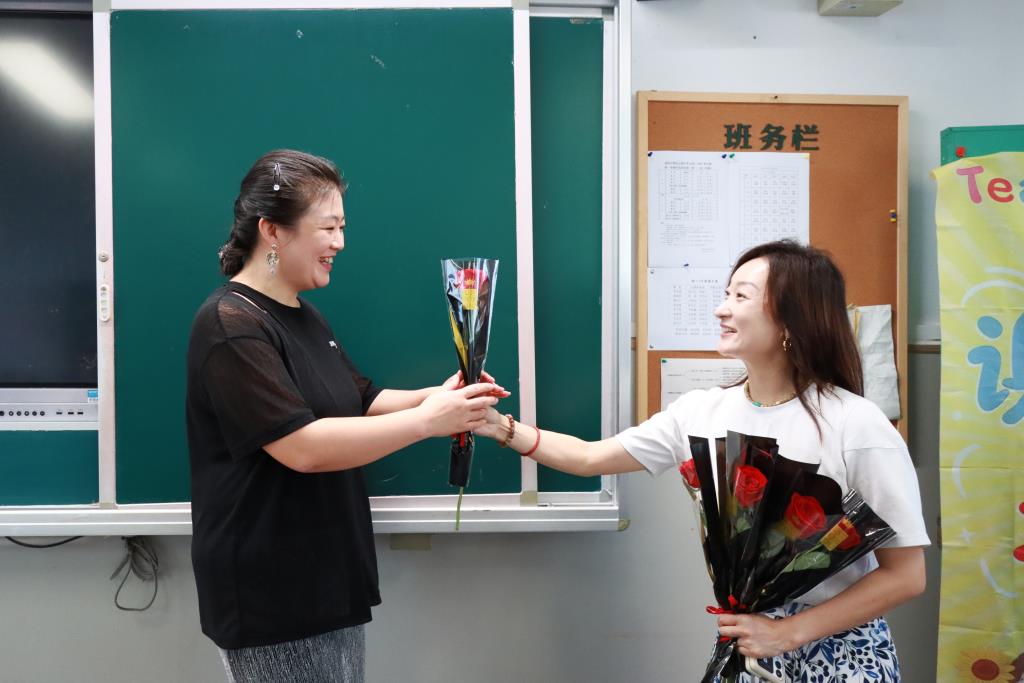 翠园文锦中学开展第42个教师节“敬师恩”主题感恩教育系列活动