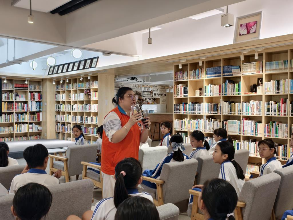 翠北实验小学开展禁毒与安全用药专题讲座