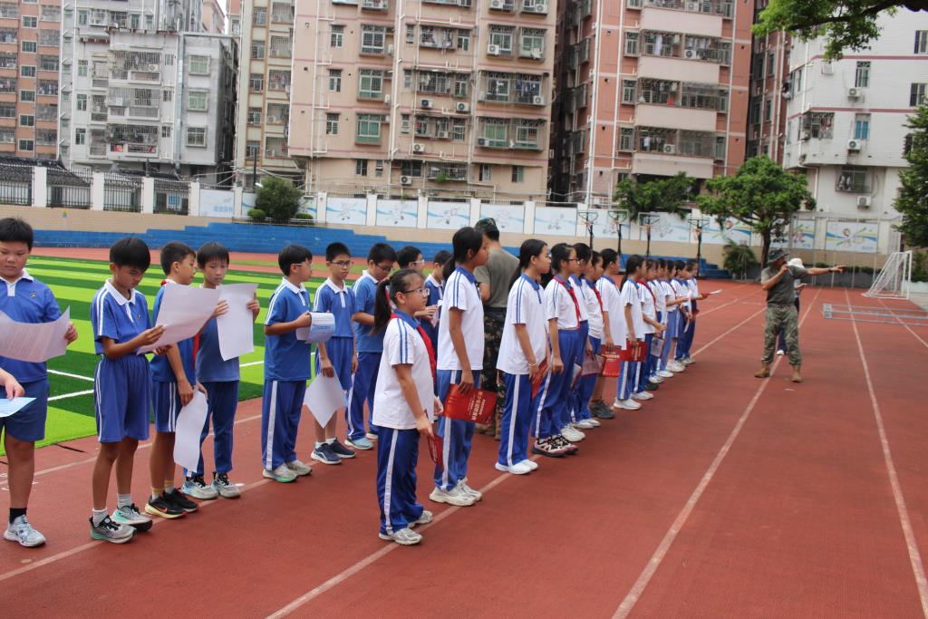 深圳市笋岗小学开展国防教育进校园活动