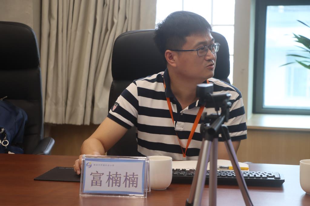 数智交互课程研讨会在罗湖外语小学召开