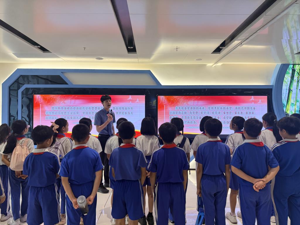 深圳市笋岗小学开展罗湖青少年宫研学实践活动