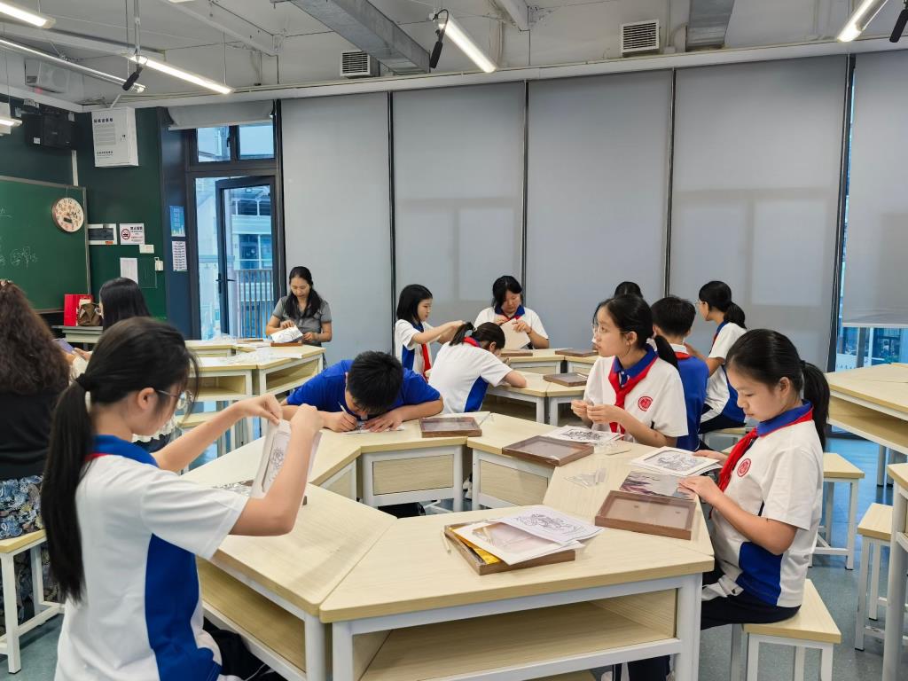 指尖品非遗 匠心润校园