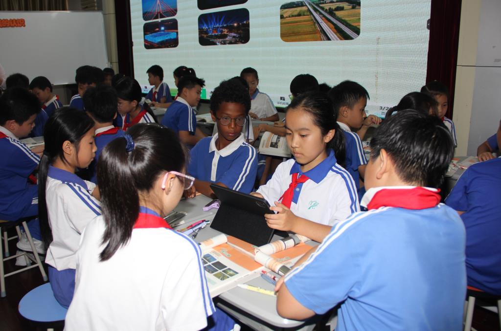 南湖小学开展“评教学苑”小学数学系列研讨活动