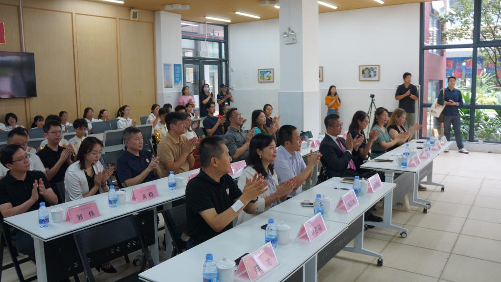 南方科技大学附属罗湖中学与香港慈航中学缔结姊妹学校