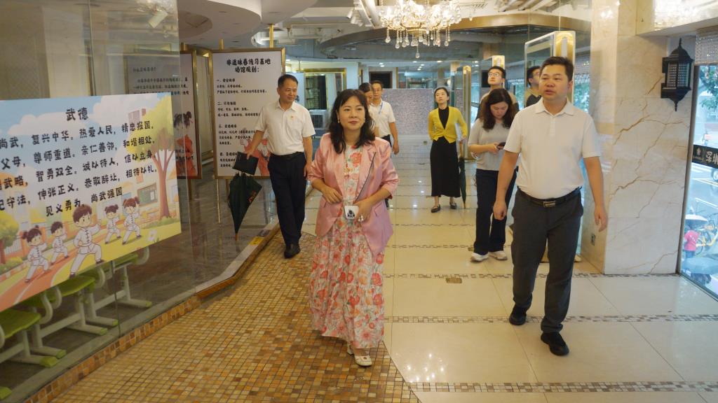 南湖小学迎来区教育局开学工作专项检查组检查