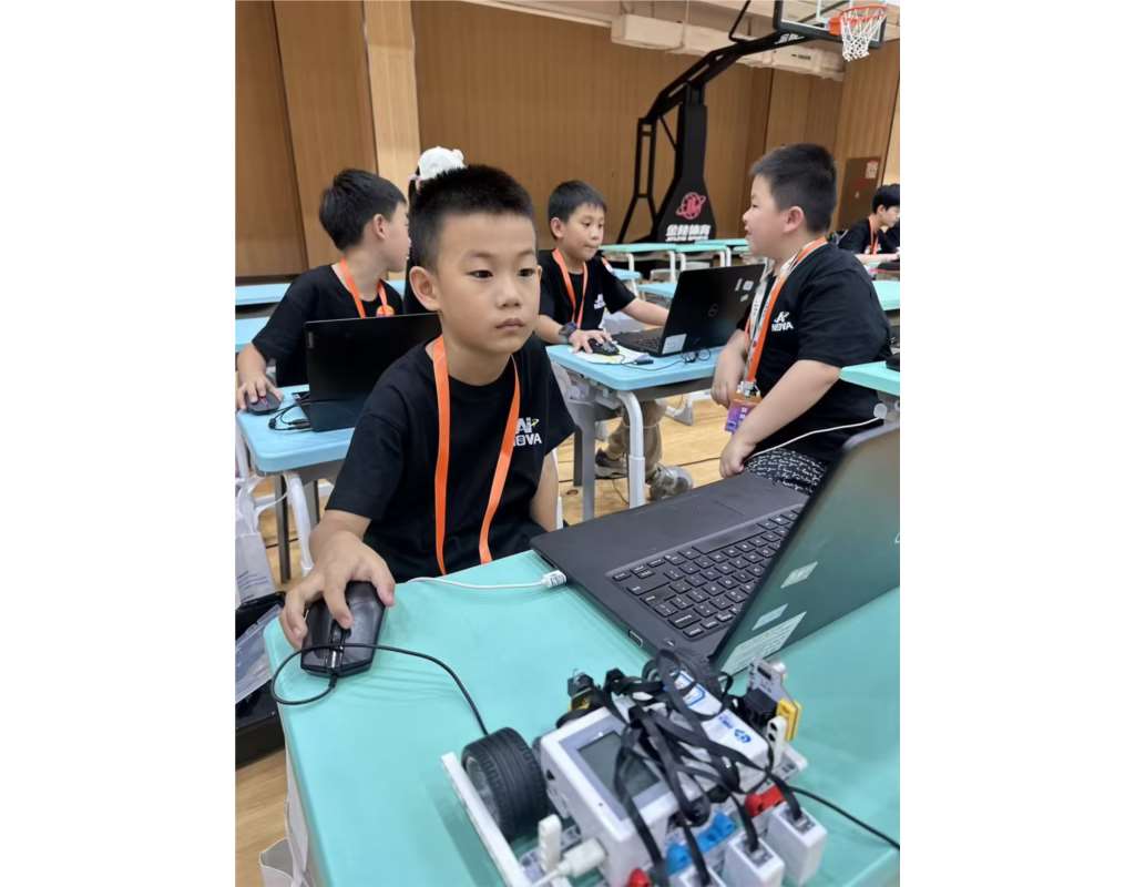 科技小明星胡盛宇：编程路上勇敢追梦