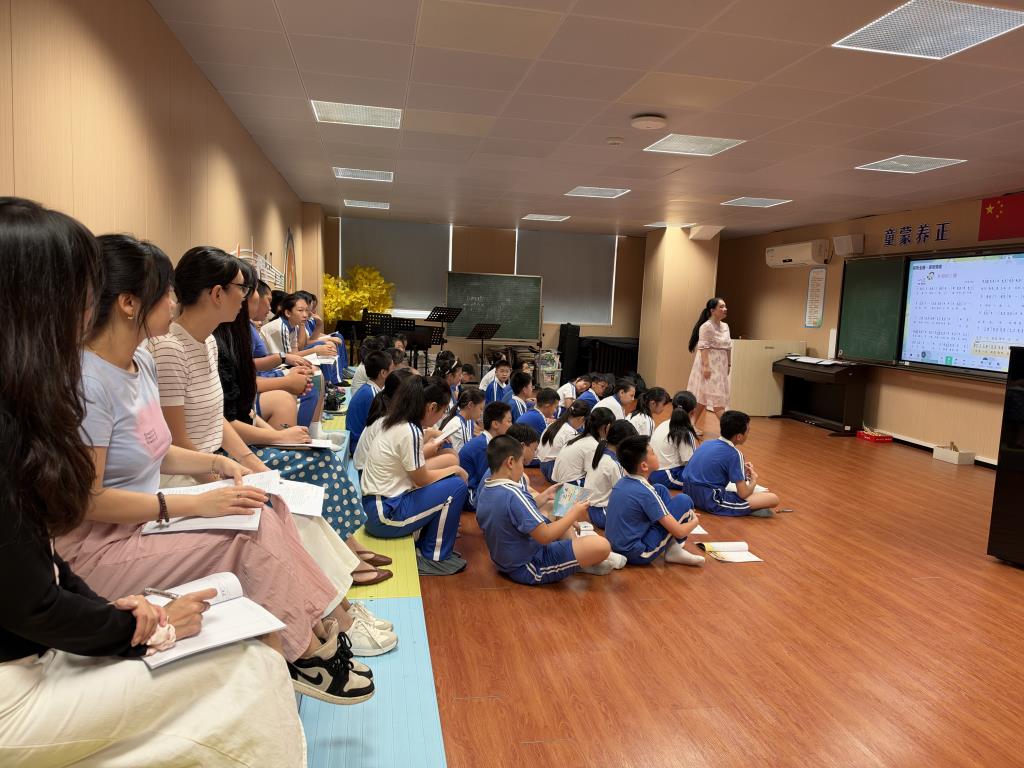 罗湖教科院“百人听千课”视导行动走进桂园小学