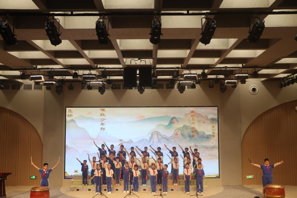 罗湖外语小学举办第二届“班班有歌声 红心向祖国”班歌合唱比赛