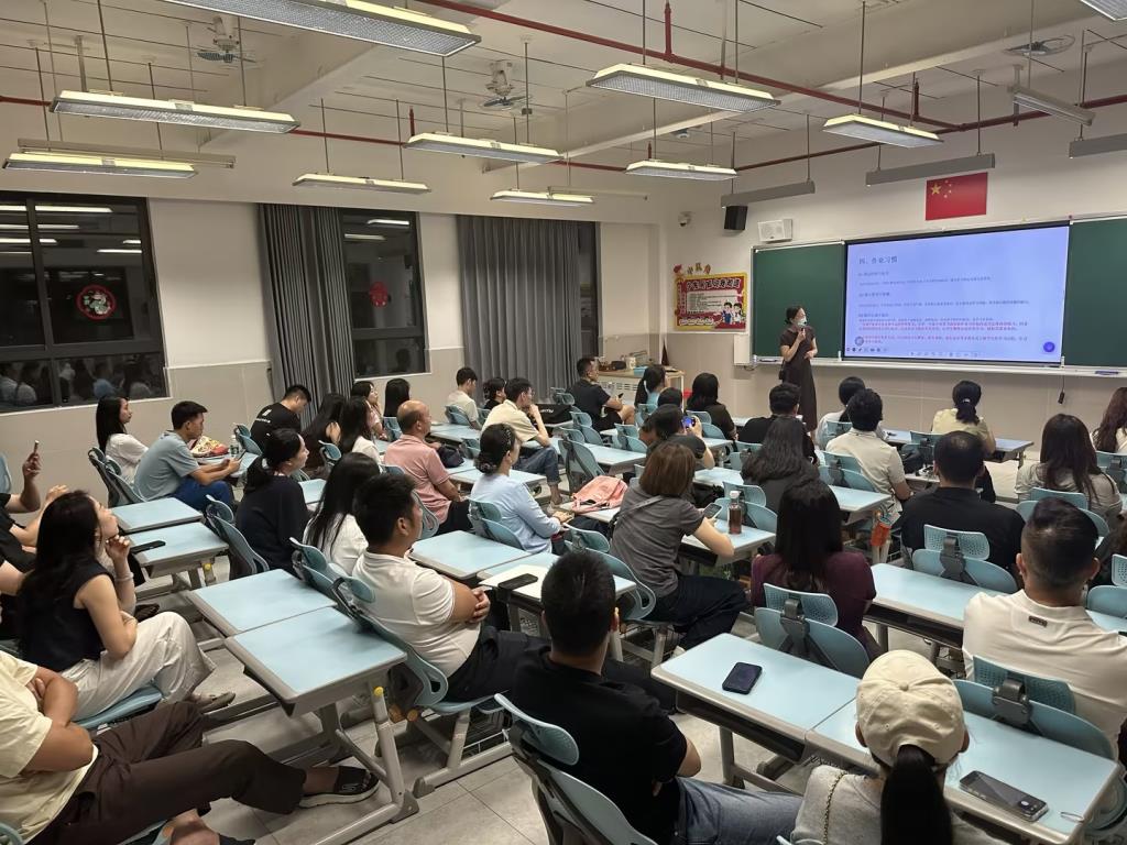 深圳市水库小学召开一年级新生家长会