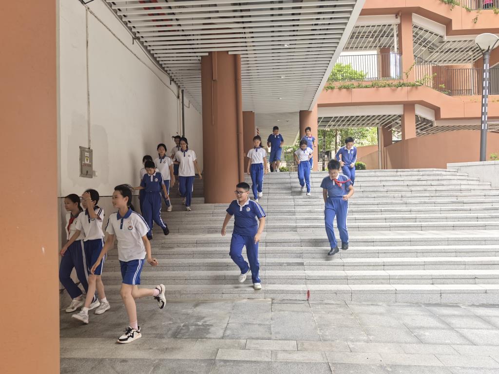 深圳市水库小学开展地震应急疏散演练暨防震减灾科普培训