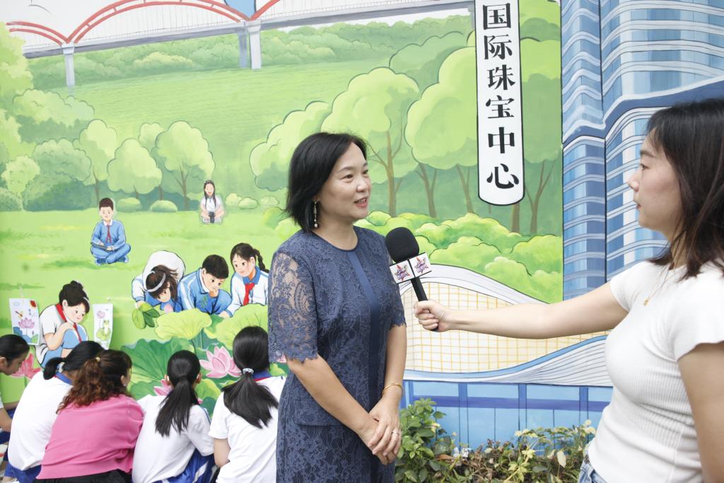 王婧老师参与现场活动