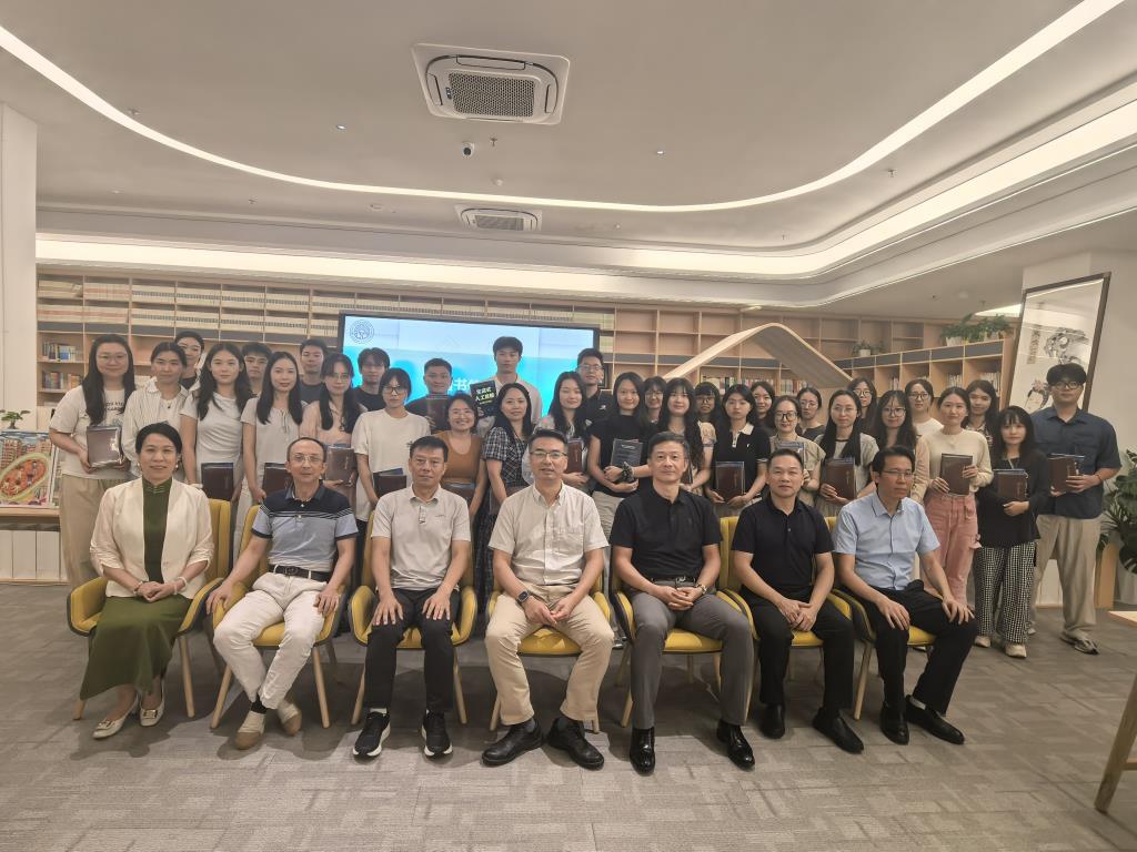 松泉实验学校举行2026-2027学年青年教师成长营开班仪式