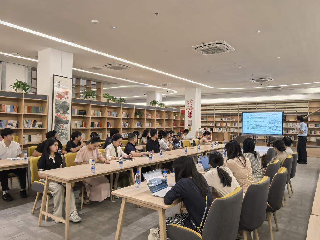 松泉实验学校举行2026-2027学年青年教师成长营开班仪式