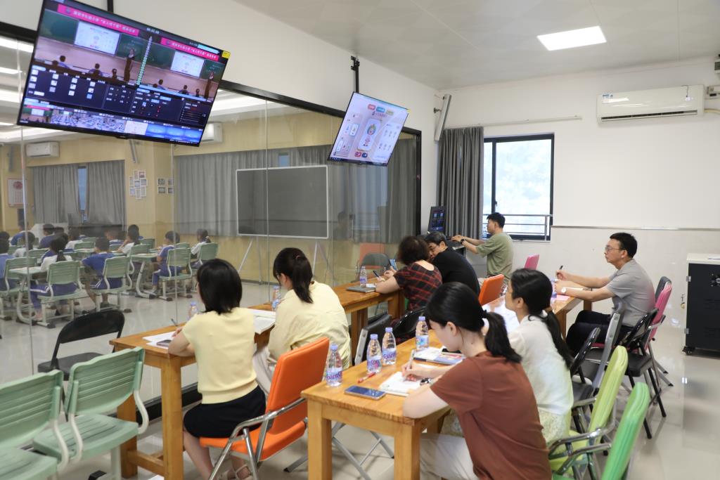 罗湖区 “百人听千课” 教学视导活动走进红桂小学