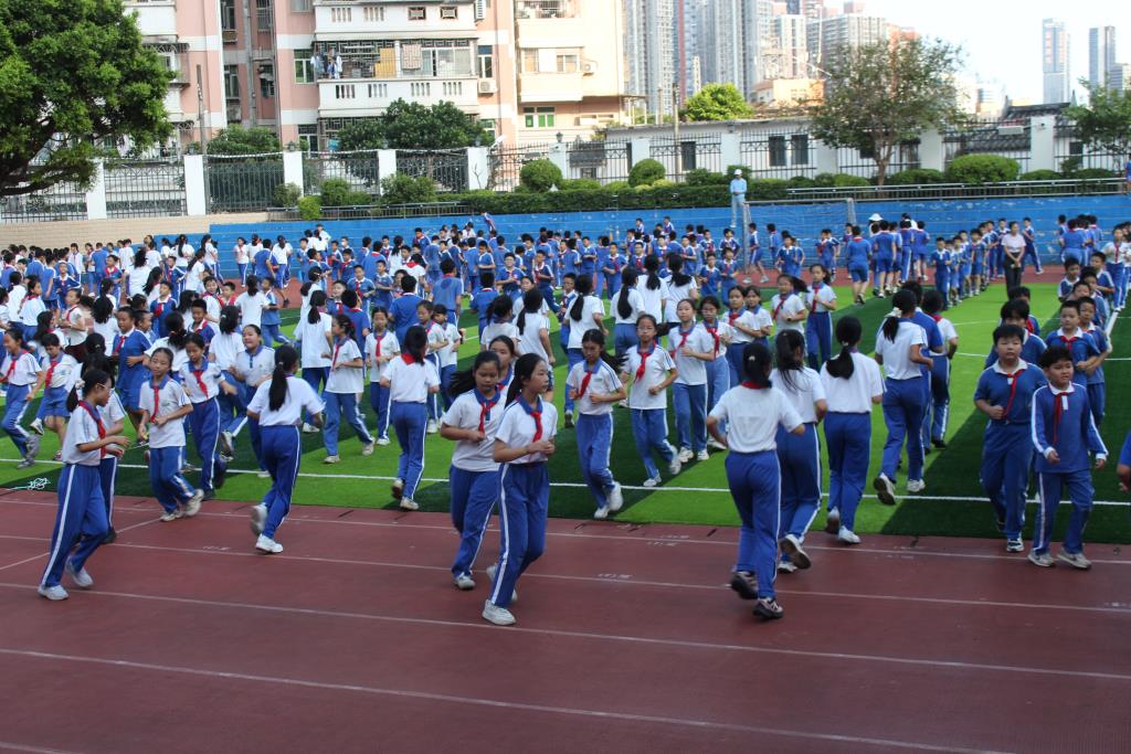 笋岗小学体育锻炼2小时，体心协同护健康成长