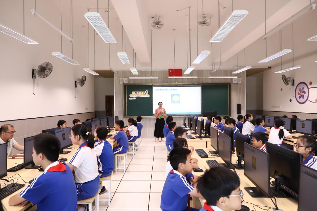 深圳市莲南教育集团安芳小学迎接罗湖区"百人听千课"视导活动