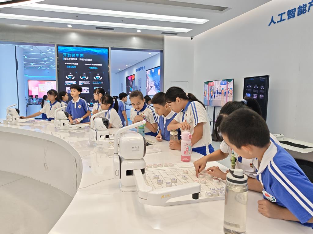深圳市水库小学五年级开展“每周半天计划”足迹课程