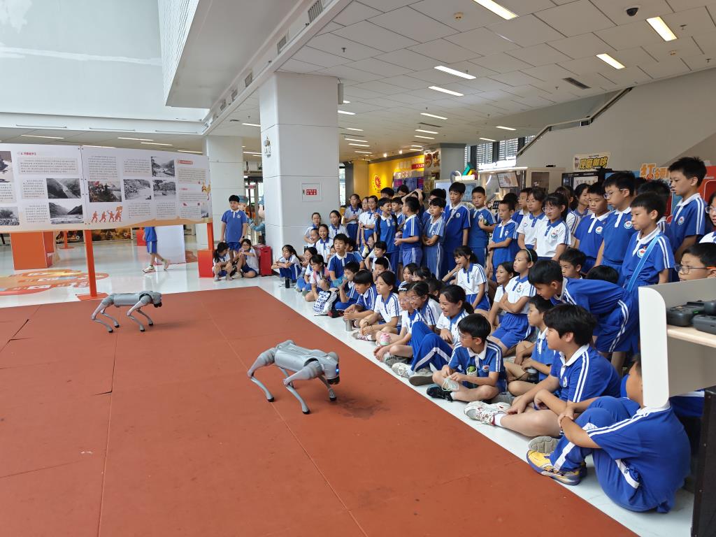 深圳市水库小学五年级开展“每周半天计划”足迹课程