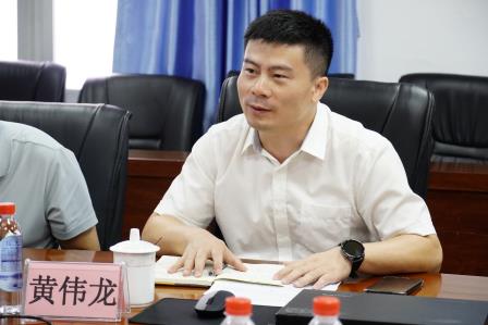 专业引领明方向  精准指导促前行——罗湖区教科院“百人听千课”活动走进凤光小学
