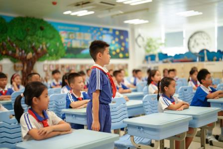 弘扬爱国精神，共筑青春梦想 ——翠北实验小学“同上一节班会课”