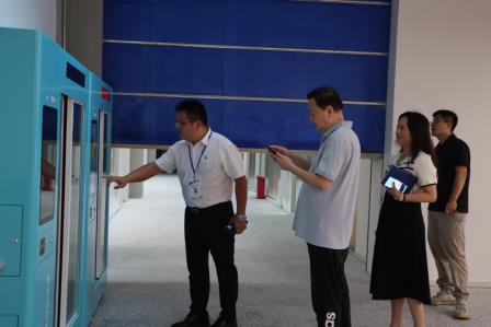 深圳少儿图书馆宋卫馆长莅临罗外小学指导新图书馆建设工作