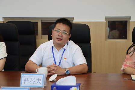深圳少儿图书馆宋卫馆长莅临罗外小学指导新图书馆建设工作