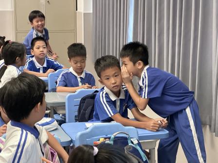 照亮爱国之路，点燃爱国之情 ——深圳市水库小学爱国主义主题班会活动