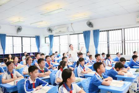 聚焦课堂提质增效，专家引领以研促教——罗湖区教科院“百人听千课”活动走进深圳市莲南教育集团安芳小学