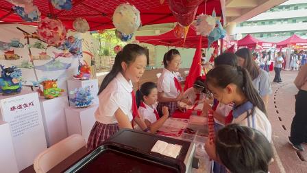 红领巾领航梦飞翔，爱心汇聚谱华章 --深圳市翠竹外国语实验学校开展红领巾义卖活动