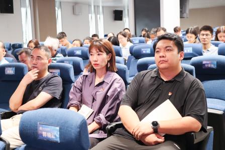弘扬教育家精神，续写翠园文锦新辉煌