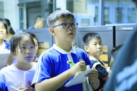 深圳市螺岭教育集团仙桐实验小学师生共赴仙湖植物园进行自然探索