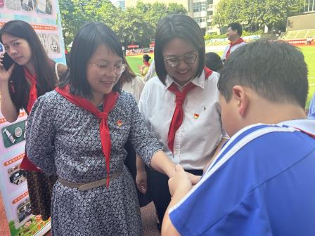 致敬红领巾  献礼建队日 ——深圳市向西小学积极参与中国少年先锋队建队75周年主题队日暨红领巾社团文化节活动