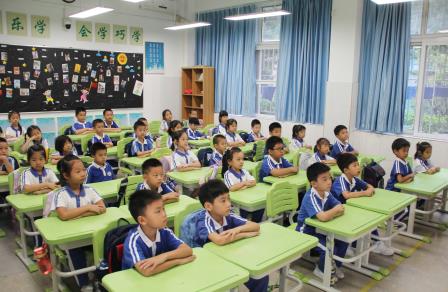 致敬邓小平，感悟深圳之变 ——南湖小学开展校长课堂第六讲