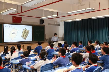 罗湖区第三责任区督学到布心小学开展校园环境建设专项督导工作