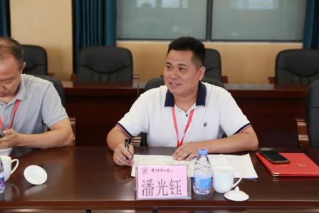 罗湖区第三责任区督学到布心小学开展校园环境建设专项督导工作