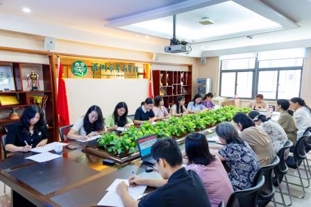 共研新教材，携手促成长——罗湖区“百人听千课”行动走进翠茵学校