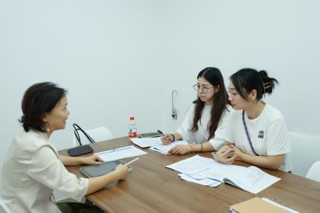 共研新教材，携手促成长——罗湖区“百人听千课”行动走进翠茵学校