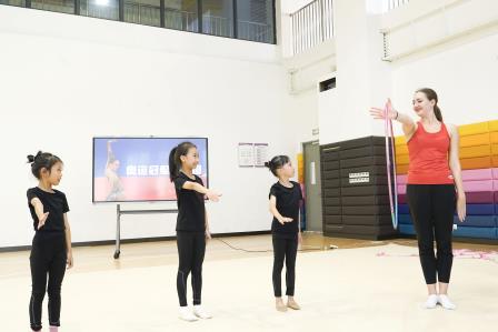 冠军助力成长梦，奥运精神记心间 ——港中大（深圳）附属礼文学校举办“奥运冠军进校园”活动