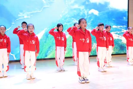 红领巾爱祖国——罗湖教科院附属学校举行二年级入队、七年级建队仪式